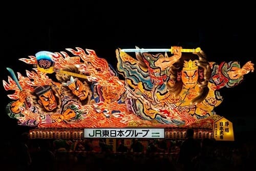Letní Japonsko v rytmu festivalů