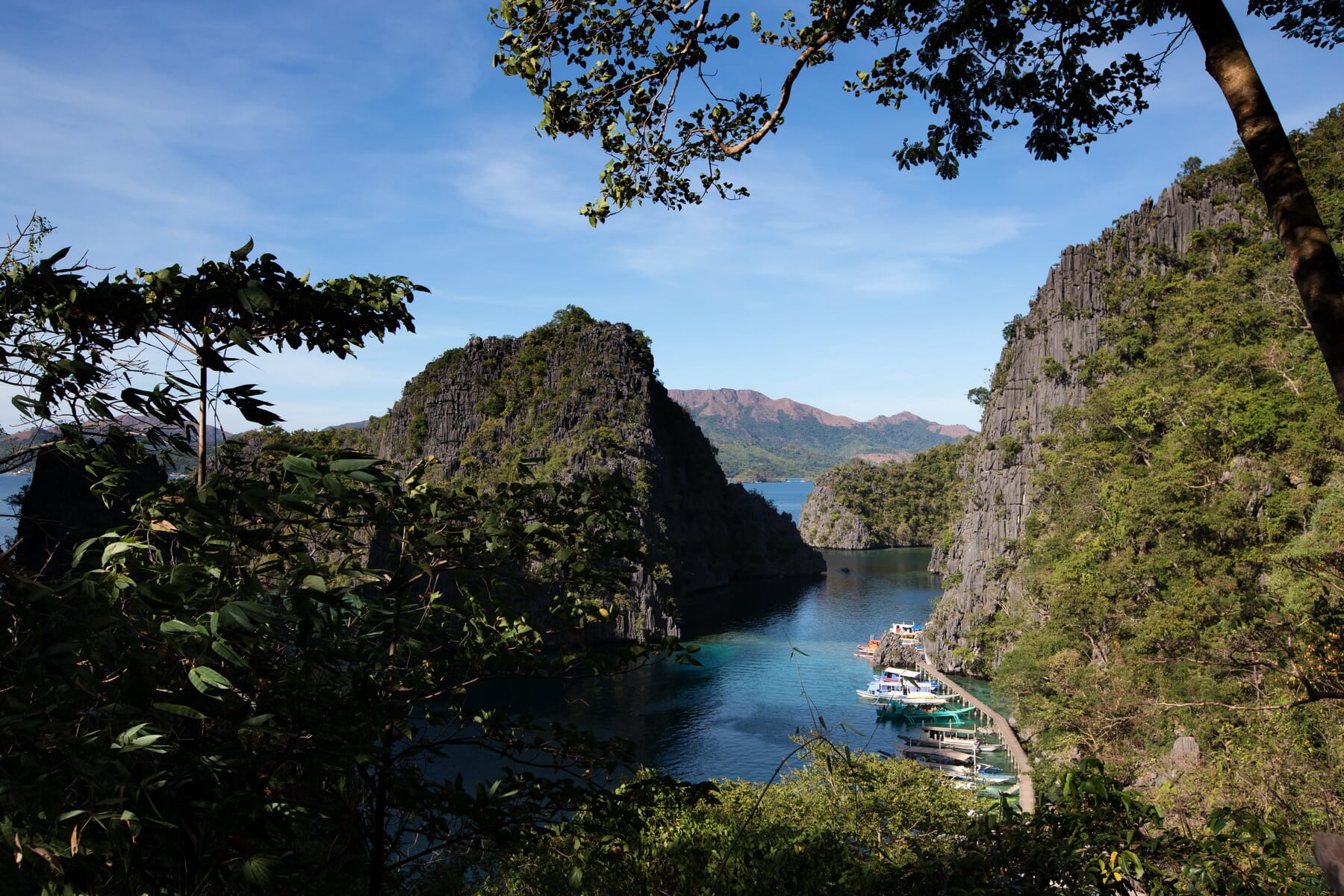 Filipíny - zátoka na ostrově Coron - foto M. Grmolenská