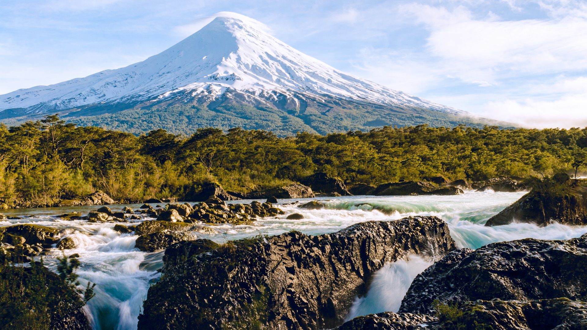 Chile - vodopády Petrohué - Puerto Varas - photo by Trevor Vannoy on Unsplash